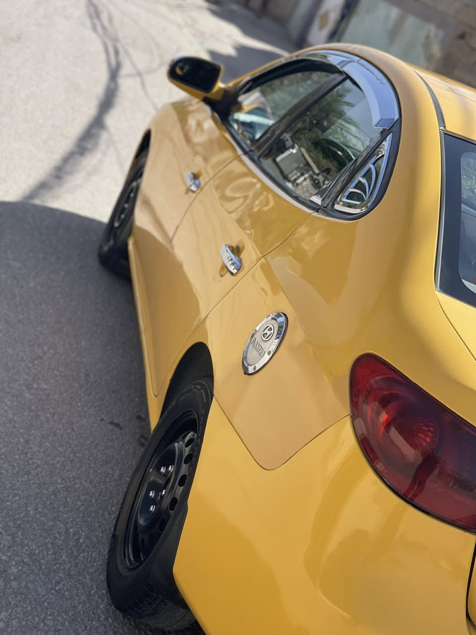 الانترا 2010 وارد امريكي مكينه 2000 كير مكينه مكفولات حادثه جاملغ امامي عكس السايق سيارة خير من الله لاستفسار الاتصال برقم ***********  مكان بعقوبة
