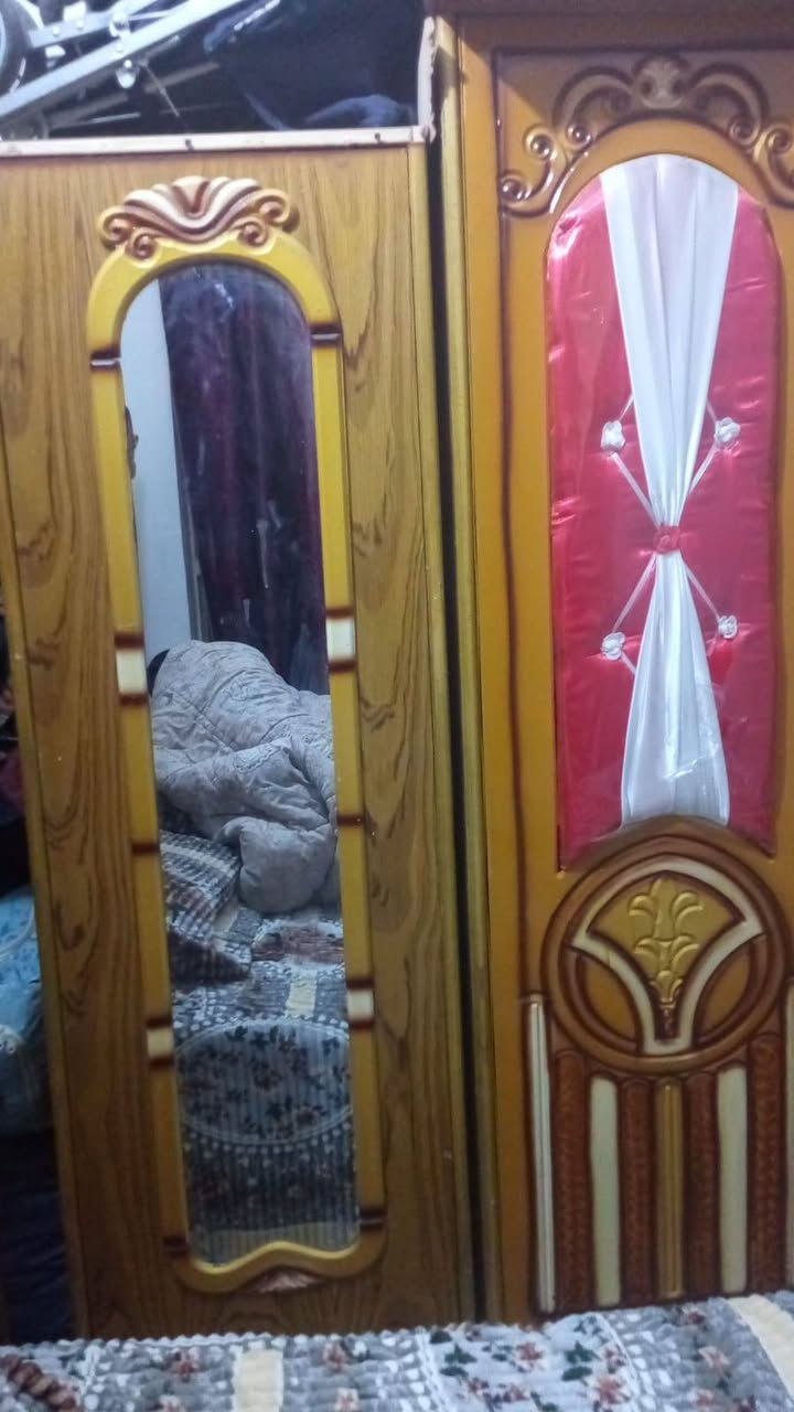 غرفه للبيع مكانه حي المطار
بيها اضرار بسيطه 
سعر ٥٠٠وبيها مجال خشبته زينه


**إذا كنت صاحب هذا الإعلان وتريد حذفه لأي سبب، رجاءا أرسل رسالة إلى الدعم الفني**