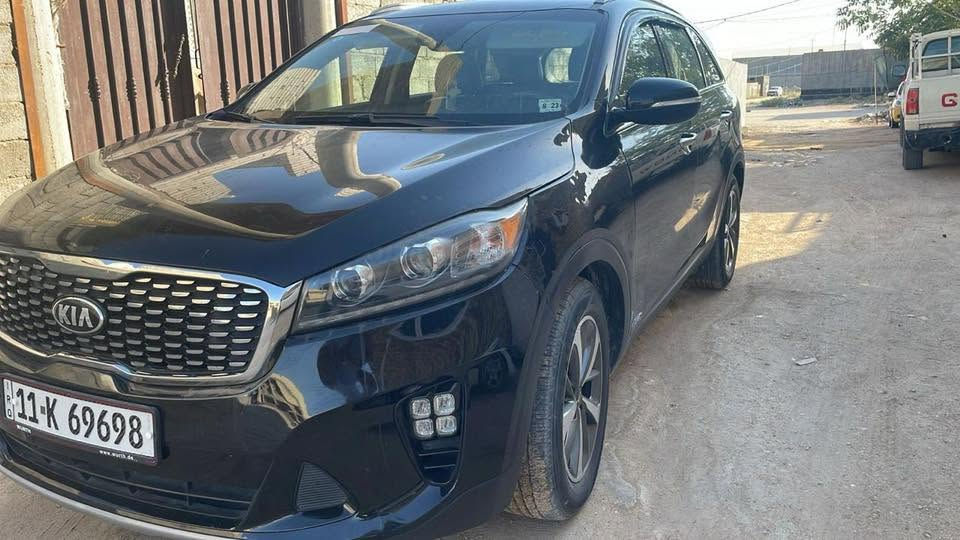 سورنتو 7 راكب 6 سلندر 
موديل 2019 رقم بغداد باسمي 
لون اسود وارد امريكي 
حادثها جااملغ فقط بدون دواخل مبين بلسونار 
مكينة كير مكفولات 
تبريد خير من الله 
سعرها 190$ بيها مجال قليل 
سيارة نضيفة بمعه الكلمة من كشر من دواخل من كير مكينة 
متوفر فقط واتساب 
***********
