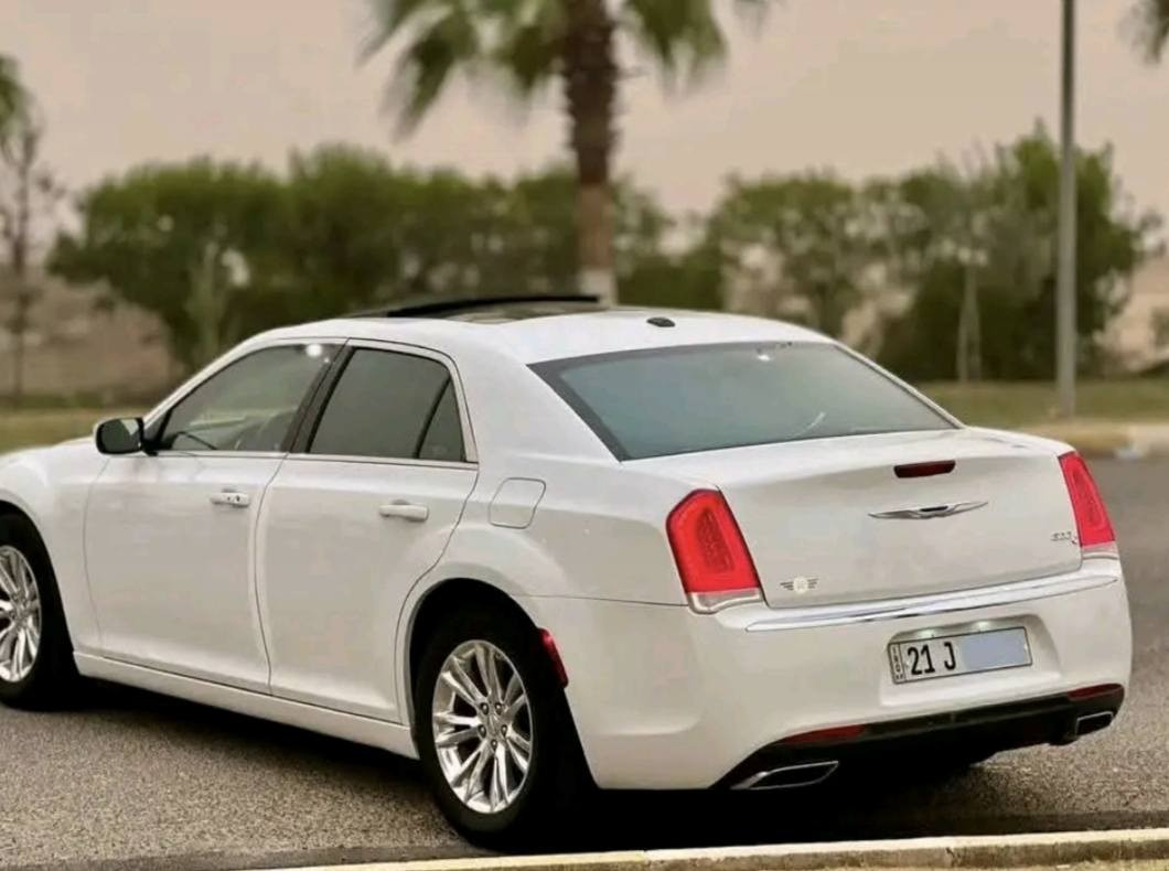 سلام عليكم s300 للبيع
سياره فول مواصفات موديل 2017

بدون قطره صبغ 

رقم شمالي.  فتحت بانوراما 

كلشي بالسياره شغال 

ويل مكسيكي.    سياره جديده بمعنى الكلمه سياره مال جناي 

اتصل وادلل للاستفسار ***********    السعر 140$
