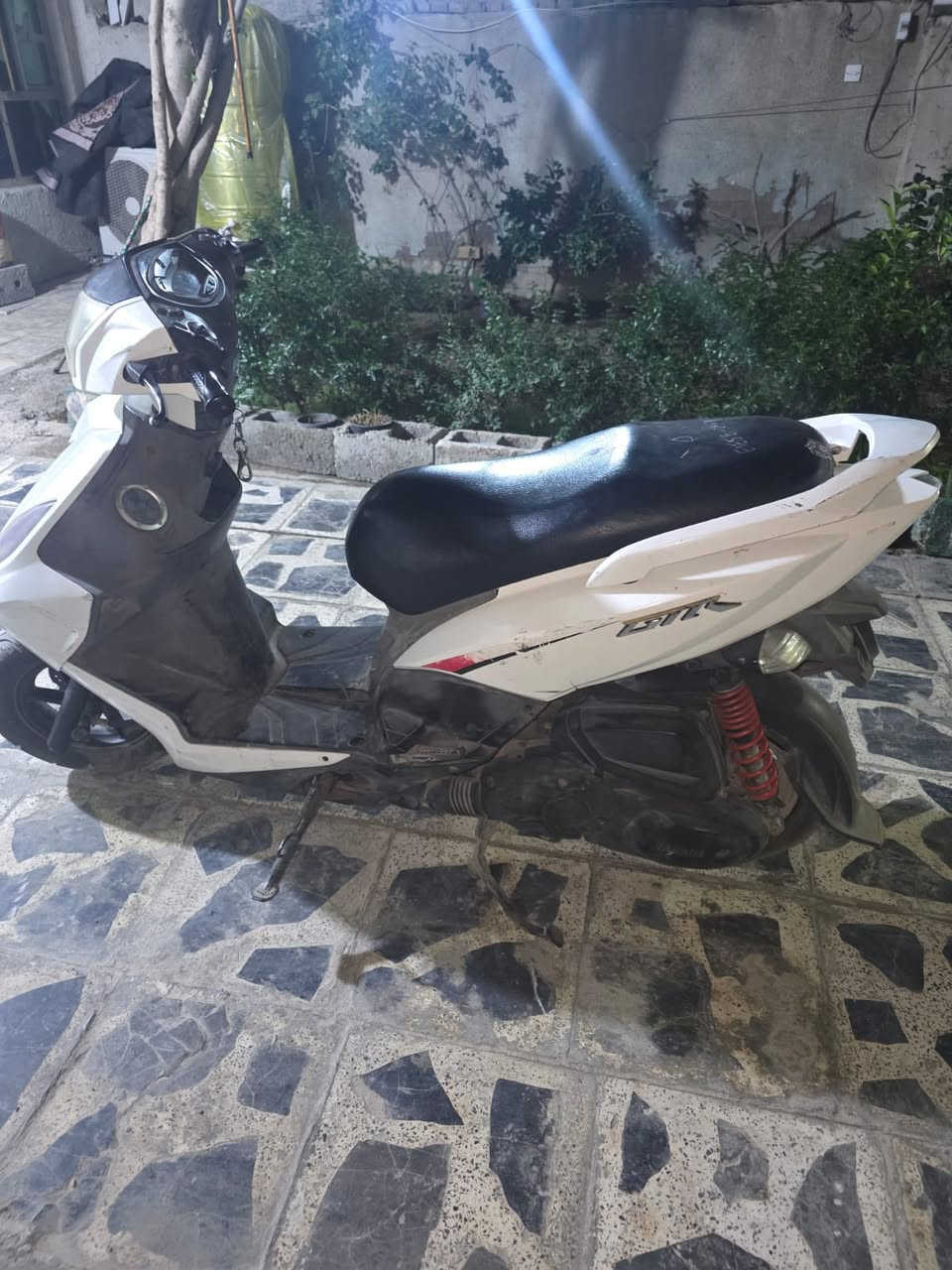 سلام عليكم جيتي ار للبيع الدراجة كفالة عامة سعر 850 وبيها مجال للطيبين ***********
