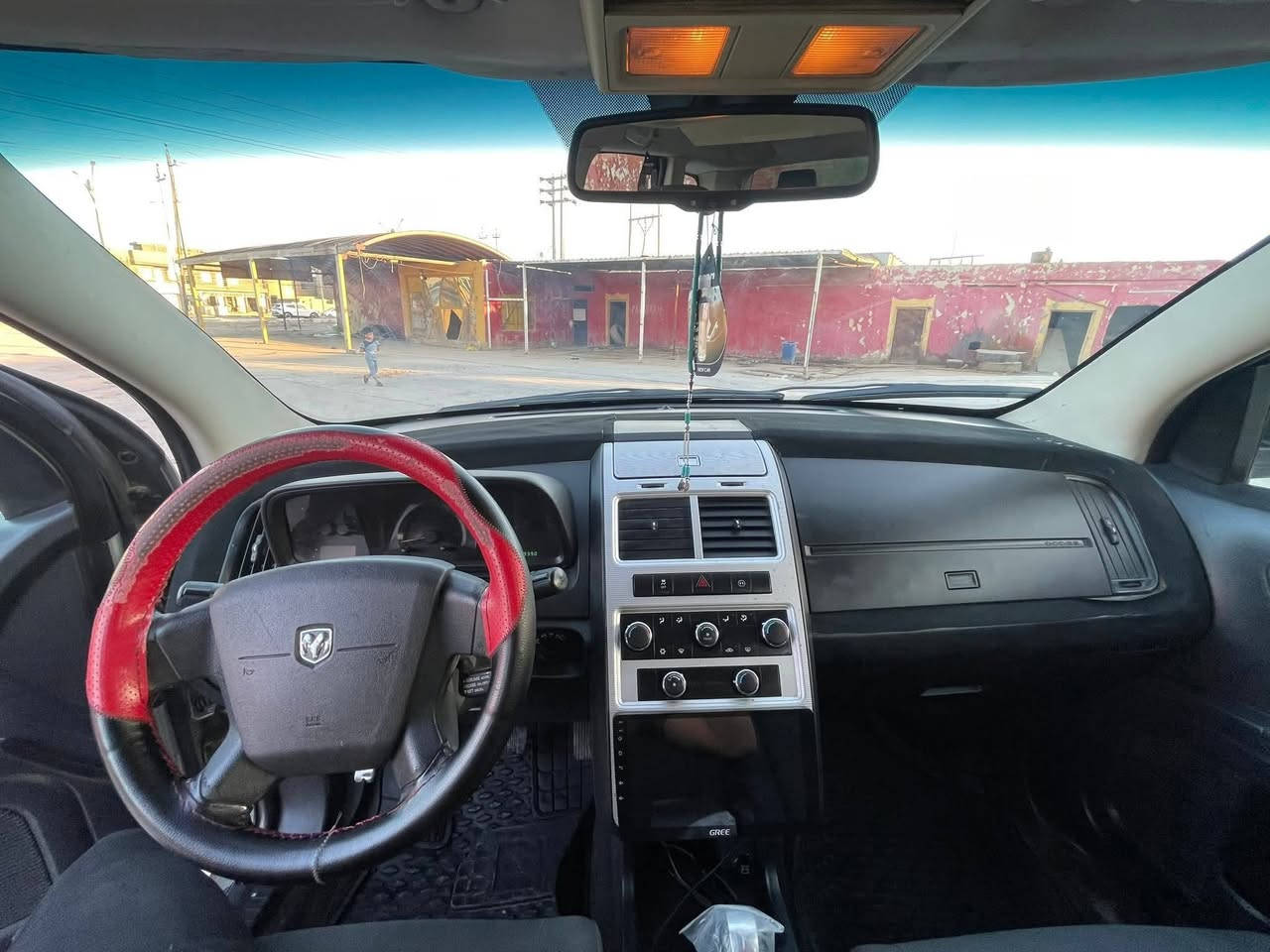 جورني موديل ١٠
٦ سلندر ٧ راكب مكينة وكير كفالة حدادية نضيفة  
بيهه اربع قطع صبغ اثر جراد فقط بدون ضربة رقم سليمانية 
مكانه الديوانية ب٩٠ وبيهه مجال 
***********
