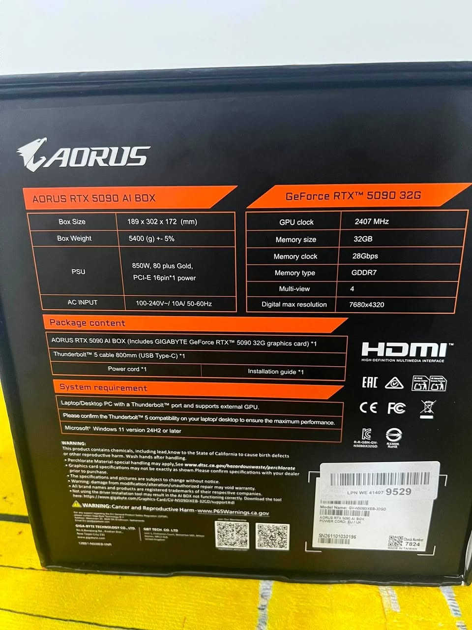 Rtx 5090 Ai box
بە هەردو زمان
لغە العربیة
کوردی :
 العربیة :

First :
🇹🇯 کوردی

بۆ فرۆشتن

گرافیک کارت 5090 یەکەم بەهێزترین گرافیک کارت
 لەتەواوی دنیادا ✔️

  تازەیە ئاگادار بە
  تەنها هەڵچڕاوە و تاقی کراوەتەوە 5خولەکیش ئیشی نەکردوە زەمانەتی تەواوی هەیە
زانیاری تاواو:

AORUS RTX 5090 AI BOX (eGPU)

ئەمە eGPU ـە، واتە کارت گرافیکێکی دەرەکییە کە بۆ لەپتۆپ یان کۆمپیوتەرەکانی هەبوونی Thunderbolt 5 دروست کراوە. ناوەوەی GeForce RTX 5090 32GB GDDR7 هەیە و پاوەرسەپڵای 850W 80+ Gold لەگەڵ خۆیدا هەیە، بۆیە پێویستت بە پاوەرسەپڵای دیکە نییە.

قوەتێ زیاد لەحەدی هەیە ماڵتان ئاوابێ 8k سەپۆڕت ئەکات😂

تایبەتمەندییەکان:

RTX 5090 32GB GDDR7

سیستەمی ساردکردنەوەی ئاوی (Water Cooling)

Thunderbolt 5

850W 80+ Gold PSU

3 × DisplayPort + 1 × HDMI

پشتگیری تا 8K (7680×4320) 

گونجاو بۆ Gaming، AI، 3D Design، Video Editing و Rendering.

هەموو شتەکانی ناو کارتۆنەکە لەگەڵیدان و تازەیە

بۆ زانیاری زیاتر یان نرخ، نامەم بۆ بنێرن.

ڕەقەم مۆبایڵ : 
***********

ناونیشان پێنجوێن و هەولێر  ✔️

🇸🇦 العربية

لغە العربیة

للبيع

AORUS RTX 5090 AI BOX (eGPU)

الجهاز جديد، تم فتحه فقط للتجربة، ولم يعمل سوى حوالي 5 دقائق. حالته ممتازة ويأتي مع الضمان الكامل.

جهاز كرت شاشة خارجي (eGPU) يحتوي على GeForce RTX 5090 32GB GDDR7، مخصص لأجهزة اللابتوب أو الكمبيوتر التي تدعم Thunderbolt 5. يأتي مع مزود طاقة مدمج 850W 80+ Gold ونظام تبريد مائي احترافي.

المواصفات:

RTX 5090 بسعة 32GB GDDR7

تبريد مائي

Thunderbolt 5

مزود طاقة 850W 80+ Gold

3 منافذ DisplayPort + منفذ HDMI

يدعم دقة 8K (7680×4320)

مناسب للألعاب، الذكاء الاصطناعي، المونتاج، التصميم ثلاثي الأبعاد، والرندرة.

الجهاز كامل مع الكرتون وجميع الملحقات، وحالته ممتازة.

السعر أقل من جميع أسعار السوق، وأقل بكثير من السعر الرسمي الذي حددته الشركة. إذا كنت تبحث عن أفضل سعر، فهذه فرصة ممتازة. للشراء أو الاستفسار، يرجى إرسال رسالة خاصة.

 محافەزە:  اربیل 

*********** ڕقم تلیفون
