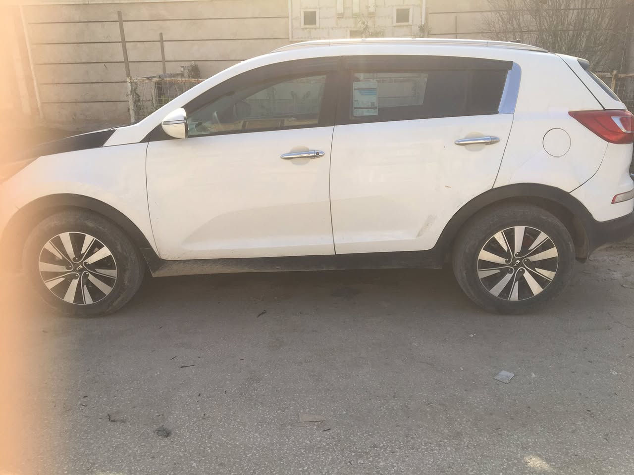 السلام عليكم للبيع او مراوس كيا سبورتج 2013 امريكي مكينه دوش 2400 حادثهه جاملغ خلفي وجاملغ امامي وصار بيهه صبغ عام دواخل سليمة مكينة وكير وتبريد جدد حدادية جديدة رقم جدد بئسمي 105 وبيها مجال قليل مكاني بابل ***********
