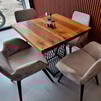 ميوزه للبيع ميوزه مال مطعم عداد 5 هنه والكراسي مالتهن جداد ومرتبات 078...