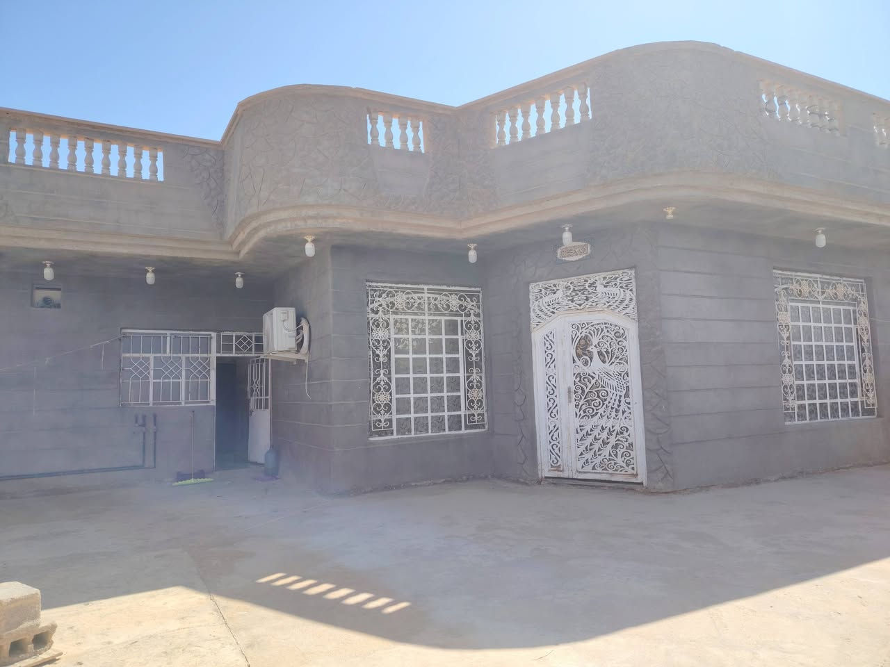 سلام عليكم بيت للبيع في حي الطين قرب الذاعه رقم الهاتف ***********
