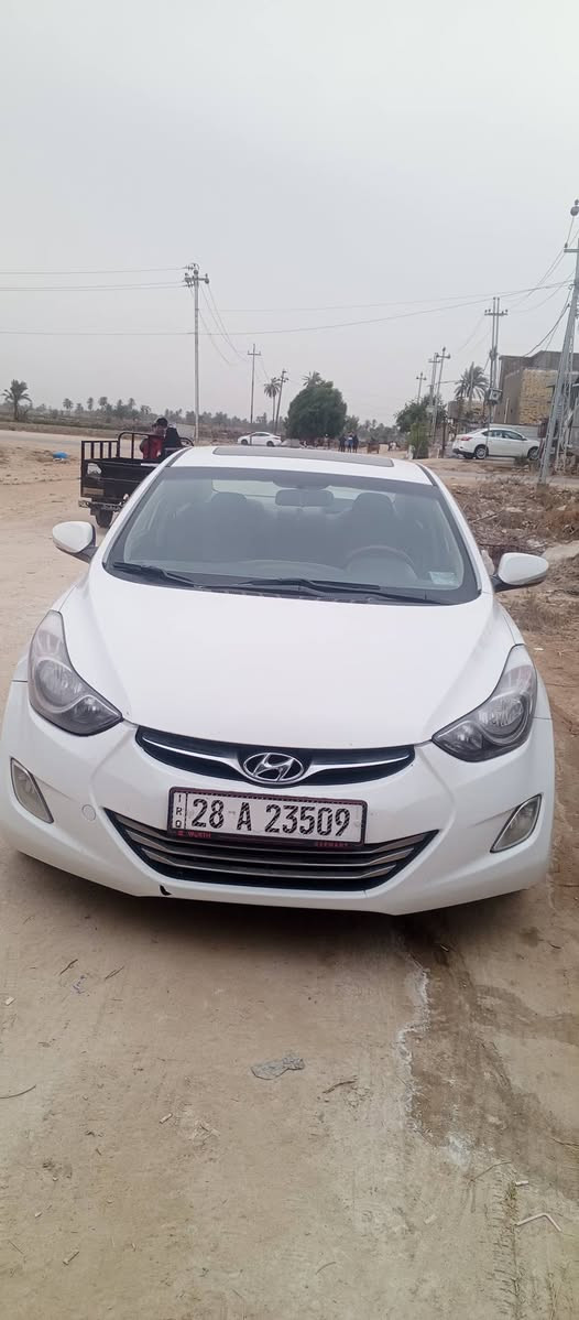 سلام عليكم النتراء موديل 2014 رقم نجف سنويه بسمي مداور ثاني يوم نافذة لغايه 2027 فول مواصفات فتحه تحكم جهتين اربع دسك خمسه ويل كب اشاره بل مري مري شفط حداديه خير من الله مكينه بيه راجز وخيط بخار بدون تنقيص كير تبريد تخم تاير كله عل شرط سياره بيه جمالغ صوب لعبري نص صبغ بدون فتح وجاملغ صوب السايق لخلفي بارد عل كد الدور لخلفي وبيه كارتات
 صبغ وباقي شوف العين السعر 120 وبيه مجال قليل ***********
