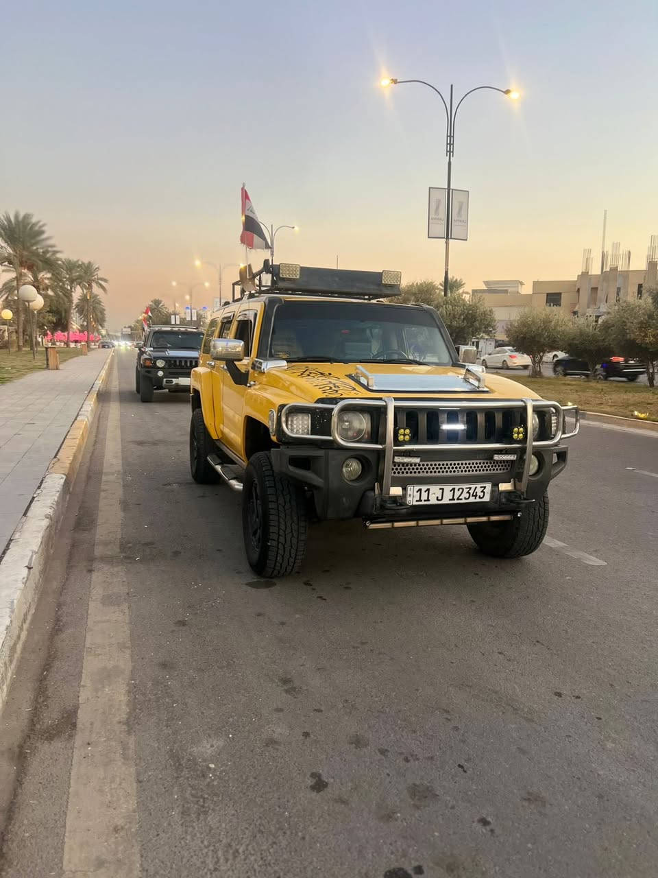 همر h3 موديل 2007 
الـسيارة گلين بدون صبغ بلادية 
رقـم بغداد مميـز ولون مميـز  بإسمي هزة ولوحات جدد
محرك 3500 قبق اسود المرغوب بدون قطرة تبخير 
ادامـة كاملة نوزلات بلكات مجاول اصلي 
فتحة فيتبم حساس كرنك ايضا 
قاعدة فيوزات گلها فاتحها  ومنظفها 
راديتر محرك جديد وكمبريسر وراديتر تبريد جديد 
شادلها مراوح عاصفة شرط حماوة نص 
شاشات العدد 3 
زنون سكن وبلوجكترات 
تخم تايرات 4 جدد 
ومعضم اللي بالفريق شايفها ويعرف نظافتها 

عنوآني السيدية / *********** 
125 $وبيها مجال قليل 
بيع فقط بدون مراوس
