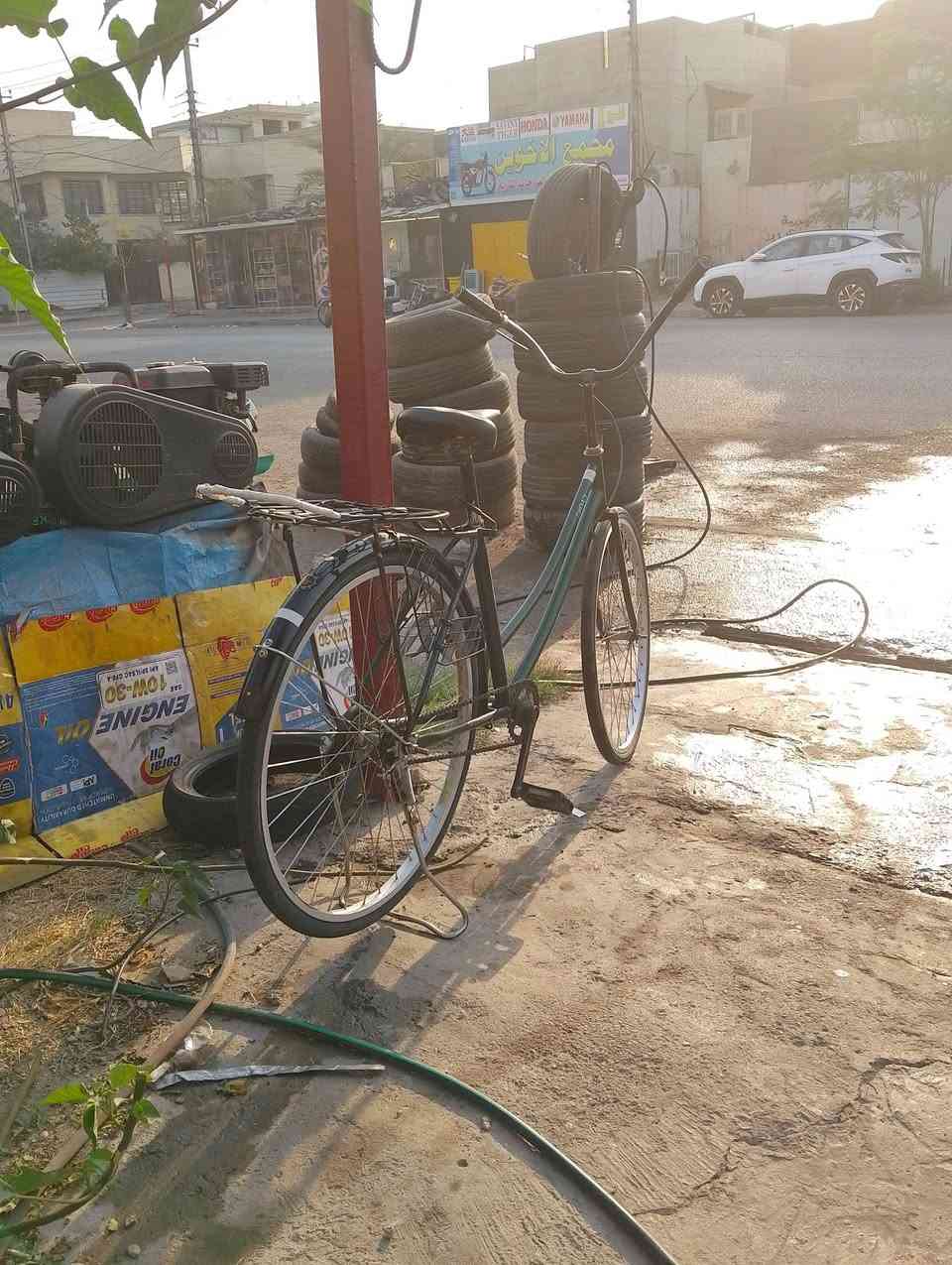 سلام عليكم بايسكل بناتي للبيع حجم26نضيف جاملغ امامي موجود وخلفي وبريك امامي موجودات البيسكل نقصه بس سيم واير خلفي سعره 80وبي مجال ‏‪0771 413 6893‬‏واتساب
