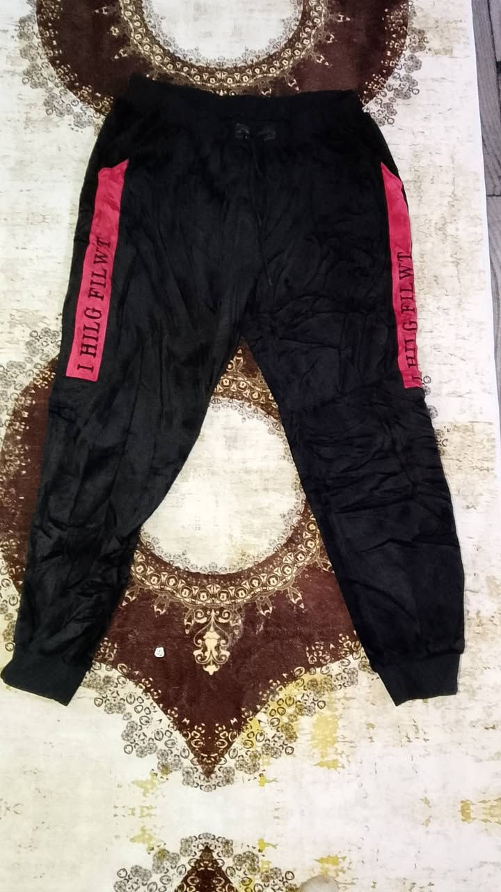 السلام عليكم عود عندي نيه افتحلي مشىروع جبت ملابس باله نضيفه وكلت ابيع بيهن وتالي نامن عل كلبي وراحن فلوسي بل ماي خويه الي يريدهن جوه سعرهن ابيعهن والله خوش قطع نضيفات وحلوات مكان رميثه ***********وتساب
