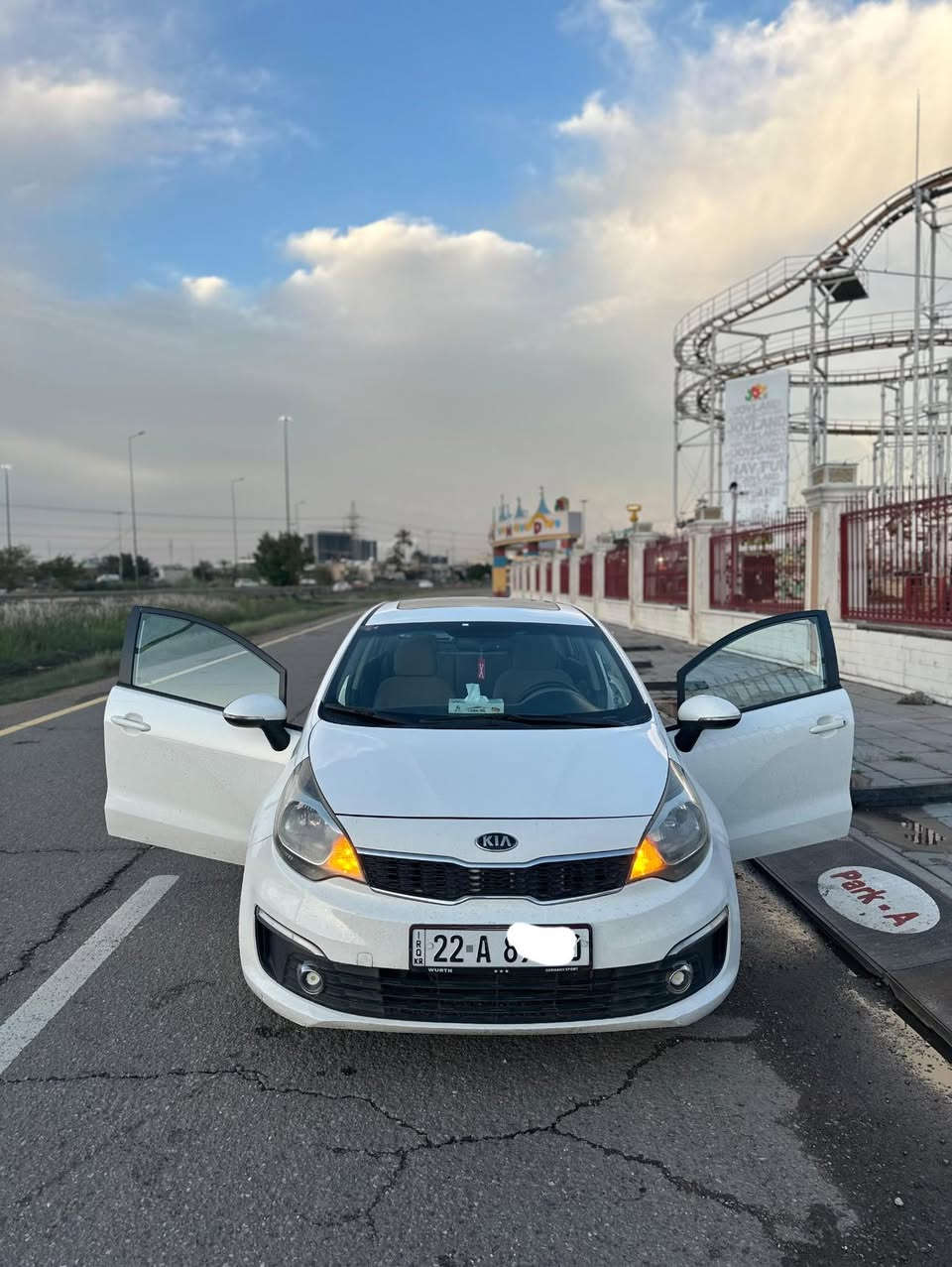 السلام عليكم 

للبيع كيا ريو خليجي موديل 2016 محرك 1600 دوش المرغوب استخدام شخصي جديدة ماشية 127 الف كيلو مواصفات فتحة حساسات مري شفط شاشه كاميرا كشنات مخمل تدفئة تبريد كير ومحرك مكفولات السيارة مكفوله من الضربه عدا بارد باب خلف السائق جوه والدوسه والباقي مكفول رقم اربيل الجديد شرط التحويل مكاني بغداد حي الجامعة اتصال او واتس ***********
