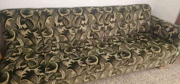 ديوان للبيع بسعر مغري 
طوله ٨ متر للاستفار 
رقم الهاتف ***********
العنوان حمدانية قرة قوش
