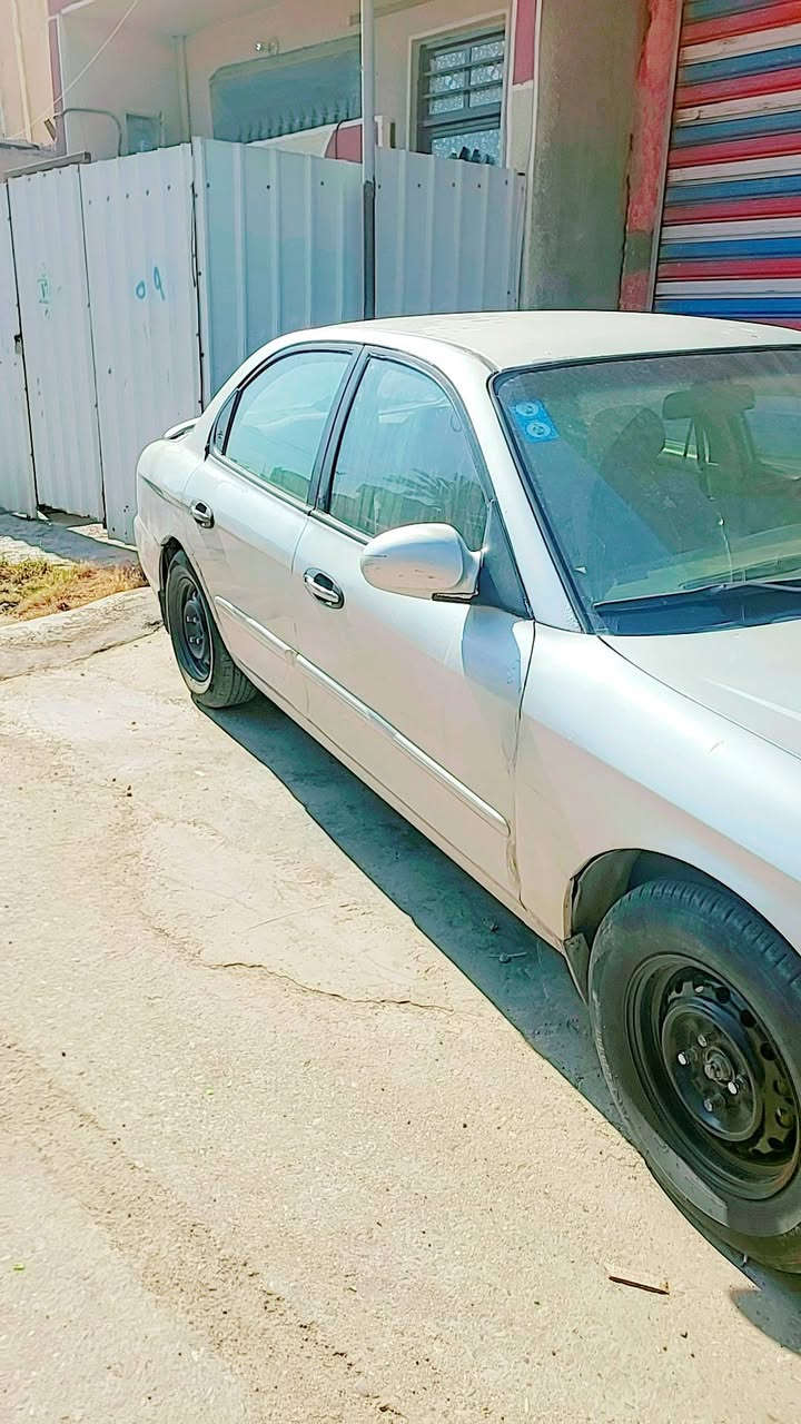 السلام عليكم سوناتا 2001 گير ومحرك جدد حاويه تخم تاير جديد صدر امامي خلفي جديد دريم  شفتات جدد گير عادي محرك 2000 ترايك وين ميعجبك بسمي السعر 40 بغداد سيطرة الشعب ***********
