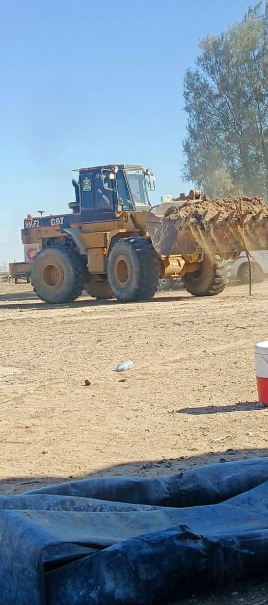 شفل كتر للبيع موديل 96رقم مثنه لل29 محرك كمنز 24ولف امريكي مو صيني مكفول عفاله عامه  تبريد ثلج المكان كركوك للستفسار ***********
