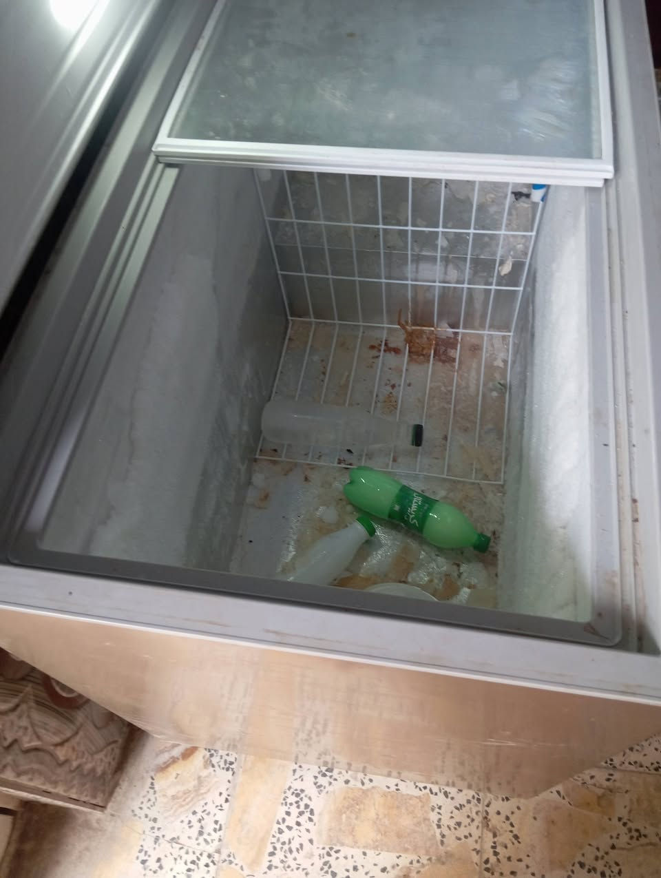 مجمده للبيع مكان النجف شارع 30 الحولي السعر 250 الاستفسار هذا رقمي ***********
