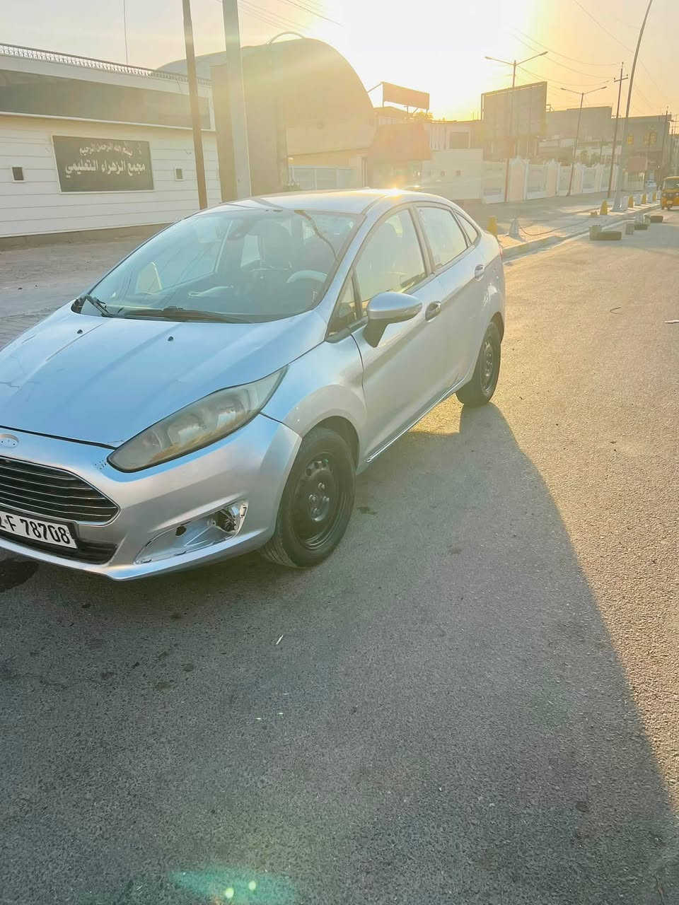 فورد فيستا ٢٠١٨ بصمه شاشه كامره كير أوتوماتيك ٦ نمّر  محرك ١٦٠٠ اقتصادية  بشكل  تبريد ثلج وحلوه وصغيره مال بيت ومال شغل بانزين عادي مو اله محسن وانسى الصرف  السياره بيهه صبغ حزام وجاملغين  ابسمي السياره مكاني بغداد صندوق مو هاشباك  السعر مناسب ٦٠ وبيهه مجال. 

***********
