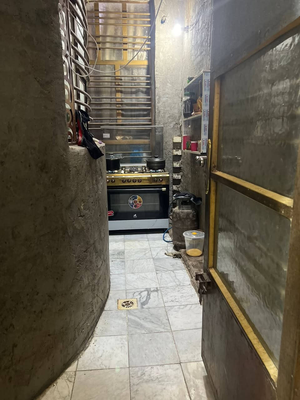 سلام عليكم دار للبيع المساحه 147 متر غرفتين جوه 3 فوك بكانه دور الصحه لاستفسار ***********
