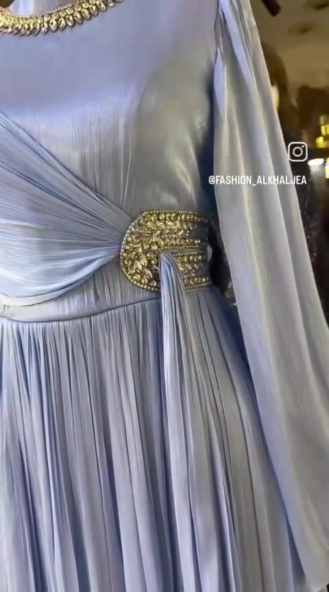 فستان اخذته قبل شهر لبسته ساعه وحده جديد ونظيف كولش قياسه يلبس 48 و 50 اخذته ب 95 اريده ب 55 وبي مجال لونه اوف وايت او بيجي مثل بالفديو بالضبط


**إذا كنت صاحب هذا الإعلان وتريد حذفه لأي سبب، رجاءا أرسل رسالة إلى الدعم الفني**