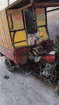 سلام عليكم ستوتة موديل ١٤ مكينة ٢٥ ستوتة نضيفة كاملة مصاطب مو وياهة كهربائيات شغالة سلف هندر نكرة الصور موثقة استوني طاكهة السعر مليون بيهة مجال قليل كلش بيع مستعجل الستوتة اوراق اصولي كربلاء ***********
