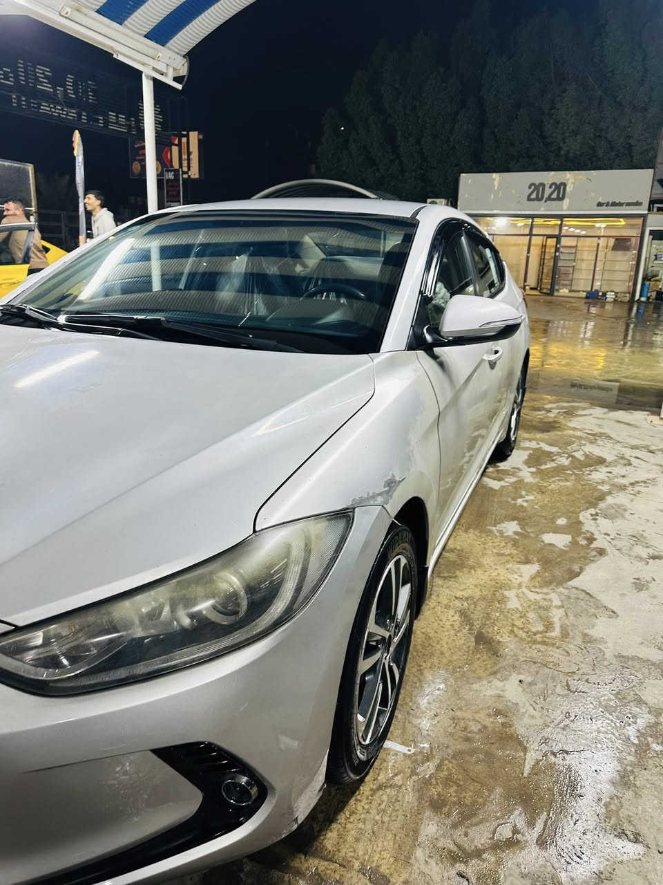 هونداي النترا خليجي  2016شكل 2017
ماشية 197 الف 
مواصفات عادية/ تحكم و اشاير مري وحساس خلفي وشاشة 

كير ومكينة مكفولات  

الشاصي واللغد مكفولات 

بيها صبغ  بلبنيد حادث سطحي 

وبيها صبغ باب وجاملغ امامي ومباوك ويه لباب الخلفي 
والجنطه بيها بارد  والسيارة بيها جراد  

 
باسمي والسنوية 2028 مكانها بغداد البياع 
الاتصال  *********** 

السعر 108$ وبيها مجال
