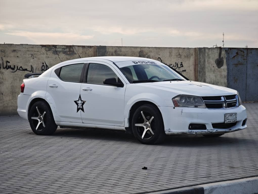 دوج افنجر 2013 امريكي محرك 2400
***********      السعر 75 وبيهه مجال 
 بيهه صبق هلال خلفي وشويه من الباب فقط مكينه وگير كفاله حداديه 80٪ 
كهربائيات جاهزه رقم بصره تحويل البصرة, العراق
