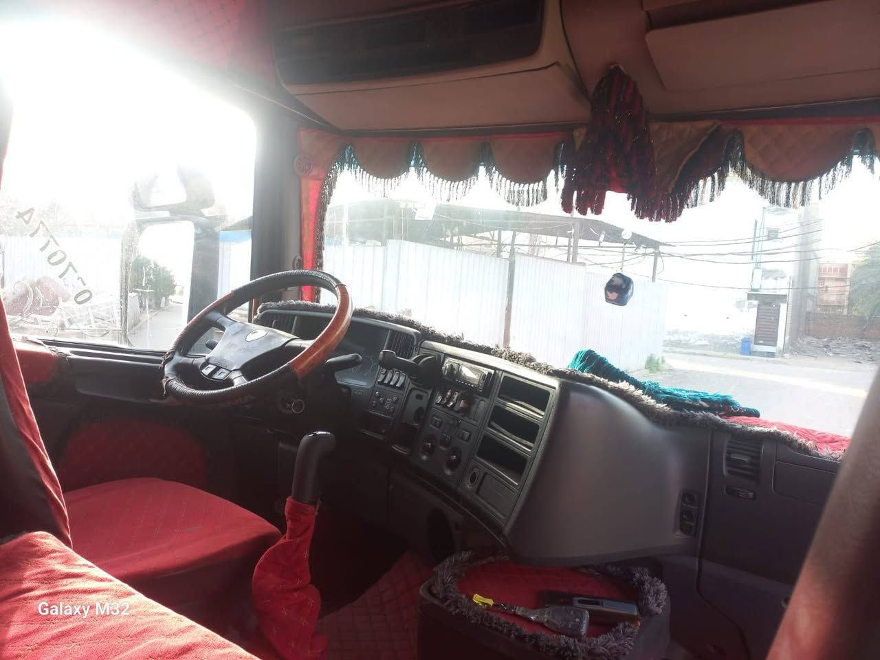 السلام عليكم اسكانيا للبيع موديل ٢٠٠٥ بدون اضبارة  مربوطه براد سعر ١٣٥ $ للاتصال عالرقم ***********
