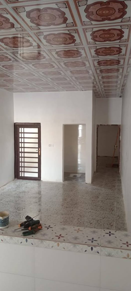 ♛ياﷲ دار للبيع مساحه ١٠٠م بناء جديد 
♛اساس تجعيب  البناء بلوك السقف عكاده  
♛ سعر الدار 24 مليون  
♛غرفه صاله  استقبال  مطبخ صحيات 
♛العنوان الكوفه البراكية  شارع المطار القديم ***********
