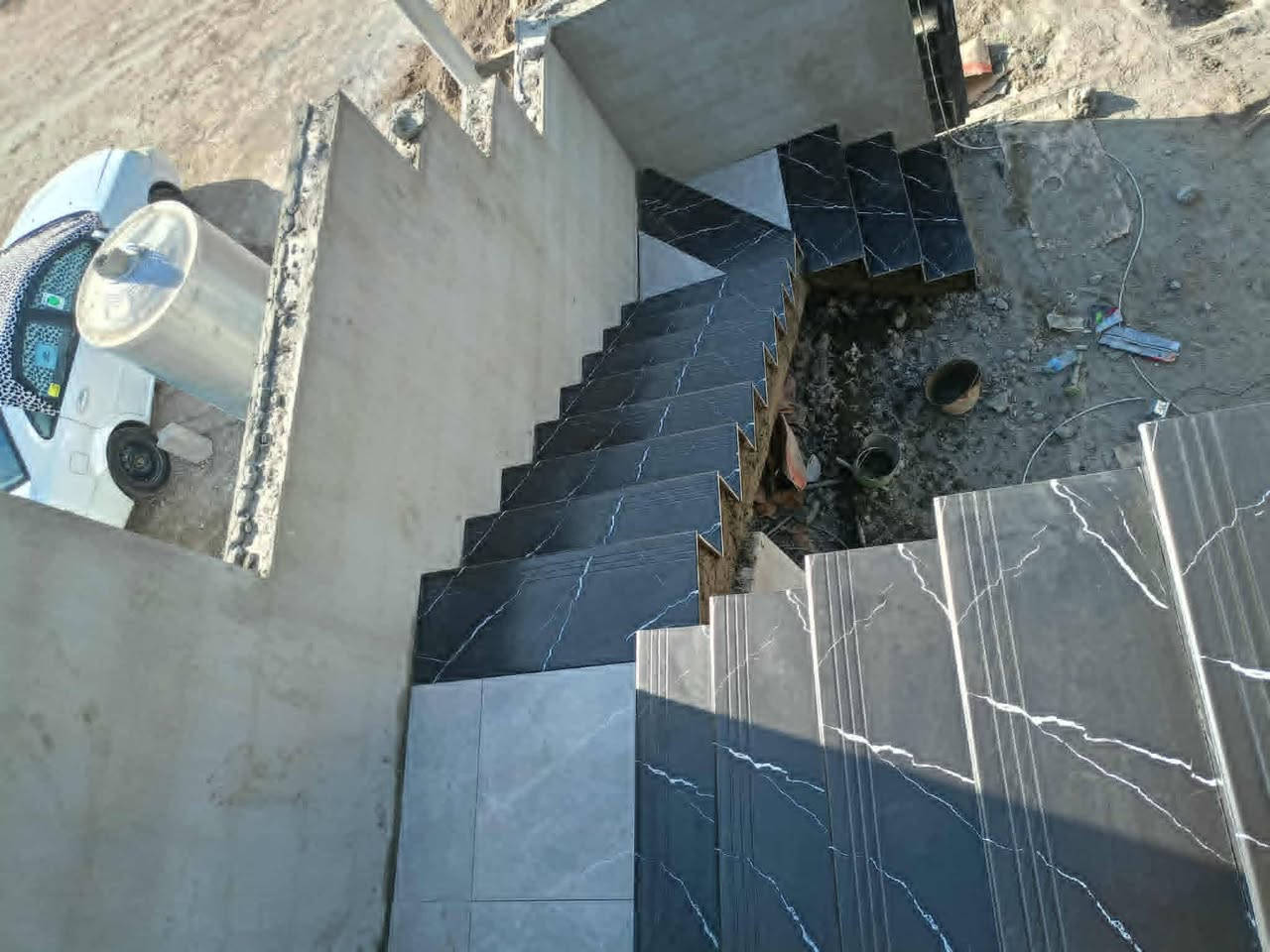 سلام عليكم اني وسطه كاشي موجود بل كه ركوك بل سعر مناسب       وه ستاي كاشي به ده سته به سعري كونجاو ***********
