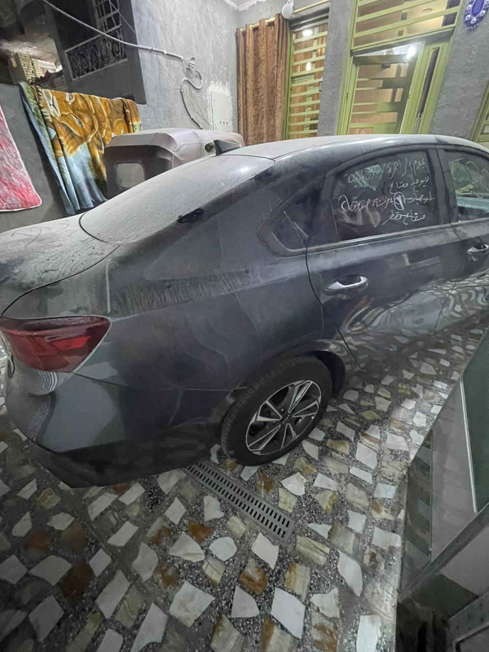 سلام عليكم فورتي دخول جديد صار يومين من طبت يوم مديل2024ماشيه 16الف سياره جديده معنه الكلمه مكان بغداد سياره ابيحه عل ضربته رقم الهاتف ***********
