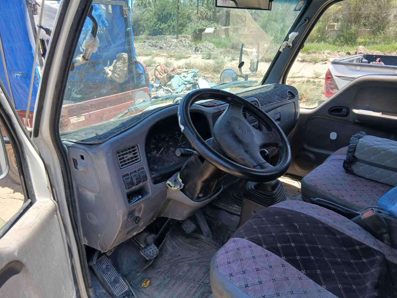 كمل كل الكاتبه كيه حمل للبيع موديل ٩٩ مصفره هيئه وغرامات سنويه جديده بسمي السعر ٨٠ وبيه مجال حك الجيه للعلم محرك ثار شهرين من شديته جدي لا تبخير لاتنقيص السياره اشغل وتطلع للبصرع  
للاستفسار يرجى مراسلتي واتس او علخط *********** 
للعلم ابيع كوم حديد
