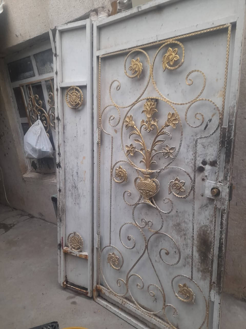 متاح باب طلاكه اوربع بدون جرجوب  السعر ٤٠ خور الزبير  ***********
