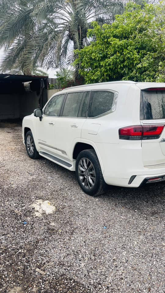 لاندكروزر VXتنفس طبيعي 
 Limited 
موديل 2024 ماشيه 3000km بعتبار زيرو بعدها بتراب الشركة 
 ب اسمي للبيع للتصال والاستفسار ***********
