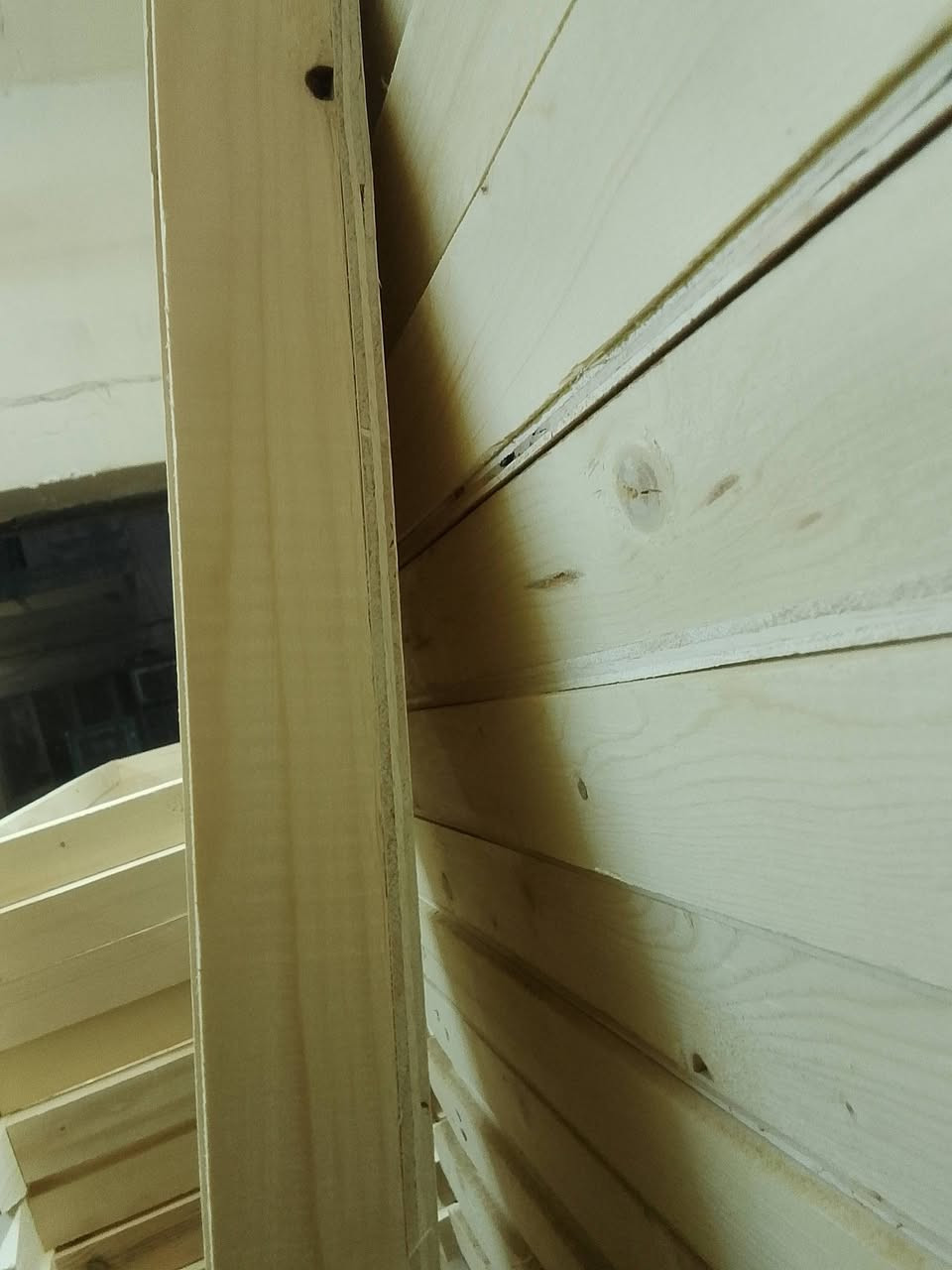 السلام عليكم يوجد 50 طاولي 7 ملم ماليزي وبسعر مناسب شغل درجه ولاء *********** يوجد توصيل كافه بغداد
