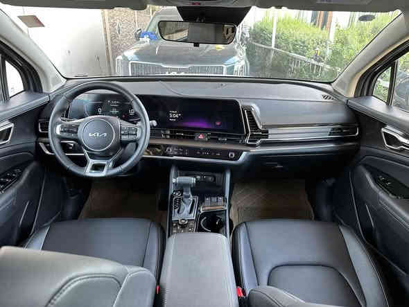 السلام عليكم
كيا سبورتج 2025 دخول جديد بدون لوحات تترقم جميع المحافظات
لون بحري فئة EX للبيع وارد امريكي زيرو شركة كيا دخلت ماشية 11 ميل وحالياً 300 ميل 
كلين تايتل مكفولة فقط تقرير مياه امطار داخلة تعمل وتسير شغالة من امريكا وصورها و تقريرها بالمنشور 

المواصفات:
1- شاشة كبيرة متصلة قطعة واحدة 
2- محرك 4 سلندر 2500
3- رادار امامي وخلفي وتحديد مسار ونقطة عمياء
4- قيادة ذاتية
5- اوتو هولد (نزول منحدرات) وهاند بريك كهرباء
6- اطفاء وتشغيل محرك تلقائي
7- شاشة تبريد وتحكمات لمس 
8- بصمة تشغيل
9- كشنات جلد وتدفئة كشنات

السعر 195 وبي مجال

مكان السيارة بغداد 
للتواصل ***********
