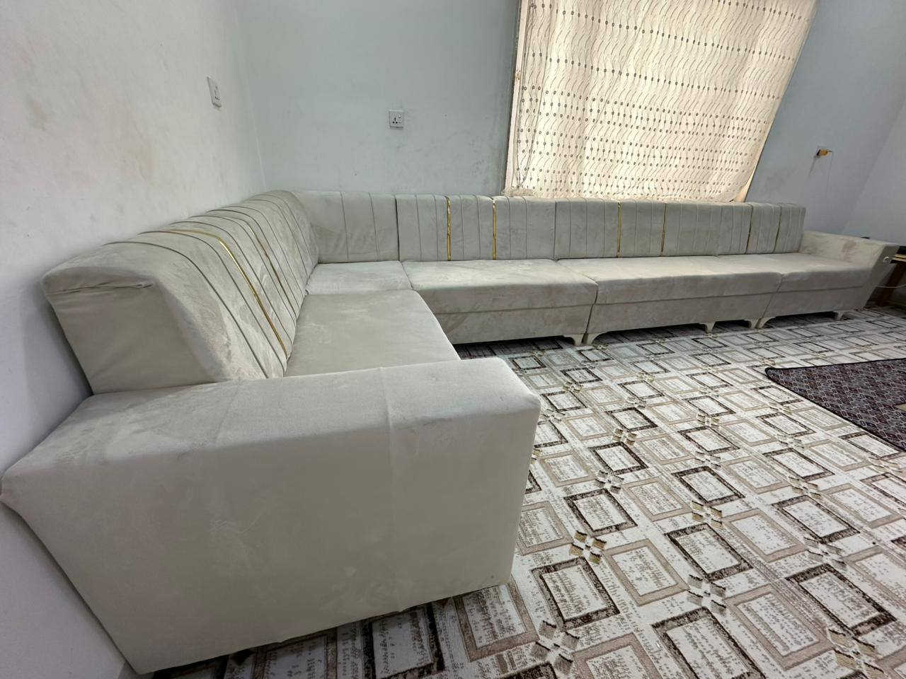 ديوان نضيف بدون عيب سعر 190الف مكان اربيل مامزاوه ***********بي واتساب يوجد توصيل داخل اربيل وموصل
