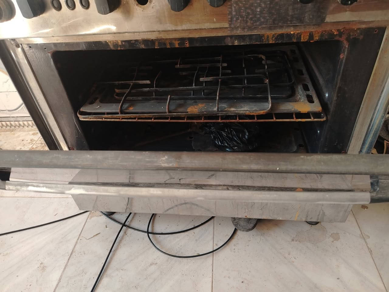 طباخ للبيع فول نظافه ع فحص السعر 150 وبي مجال فقط غسل عوزه التريده تعلق واني اراسلها


**إذا كنت صاحب هذا الإعلان وتريد حذفه لأي سبب، رجاءا أرسل رسالة إلى الدعم الفني**