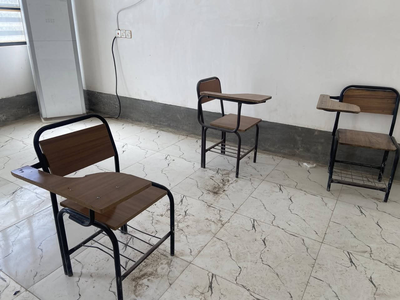 ستولات للبيع (عدد 10) المكان / الحلة 
للاستفسار ***********
