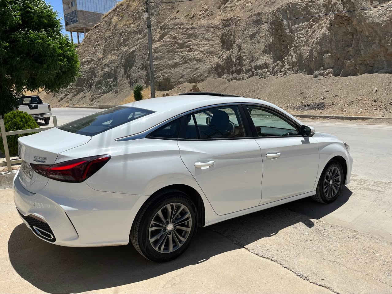 بەناوی خوای گەورە 
MG GT 2024
ئێم جی جیتی ٢٠٢٤ 
شاشە ئەكتیڤ 
بۆیاخ تەنك 
سەیارەكە ٦٨٠٠ كم ڕۆشتوە حسابكە سفرە
فول مواسەفات كامێرە ٣٦٠ 
حاسە و كامێرە و سڵاید ، مواسەفاتەكان دیارن
بەرگە كوشن و گاعی قاڵبی بۆ كراوە 
سەیارەكە ڕۆنی مۆتۆڵی تێكراوە
سێ چوار وردە چاڵی هەیە و 
سەر چەمەلغی دواوە كەمێ قوپاوی هەیە چاك نەكراوە ڕەسمەكەیم داناوە
سۆنەرەكەشم داناوە
سعری ١١٩ گەڵاو معامەلەیەكی كەم
لە سلێمانیە سەیارەكە
📲 : *********** السليمانية, العراق
