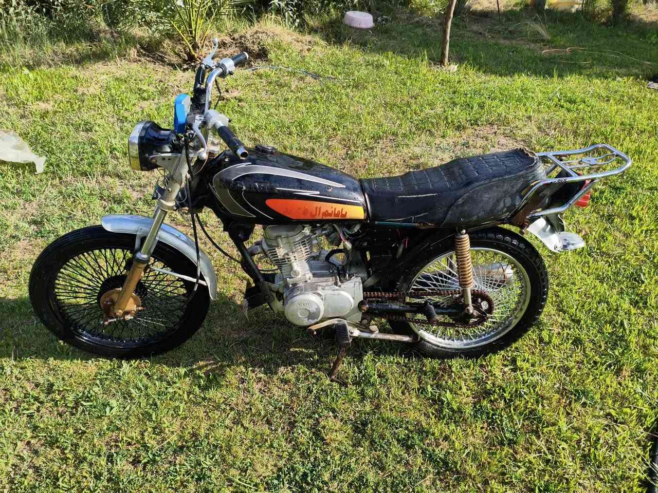 السلام عليكم دراجه البيع اوراق ستنساخ  كهربائيات بس تربطهن شغالات مكاني القاسم السعر 300بيه مجال رقمي ***********
