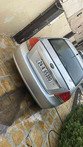 سلام عليكم 
كيا سيراتو وارد خليجي موديل 2008
ضررها جاملغ وبوند شبر وبيها طخه مامصلحه مثل ماموضح بل صوره سياره رقم جديد هزه جديد تحويل ثاني يوم محرك نضيف وكير شرط سياره حلو وكاعده 
السعر /٩٣ وبيها مجال للطيبين 
الرقم /***********
