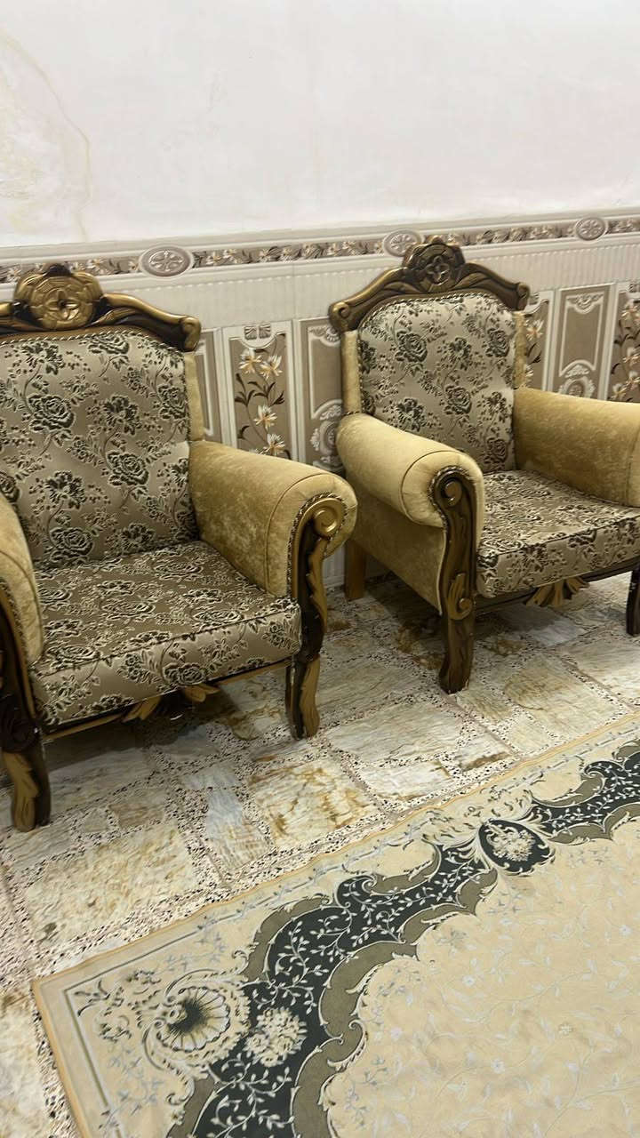 سلام عليكم تخم 10 نفرات للبيع مستعجل على بيعته سعر 300 ***********
