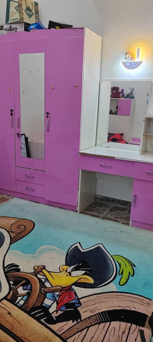 غرفه أطفال للبيع السعر ٢٥٠ الف للاستفسار الاتصال على الرقم ***********
