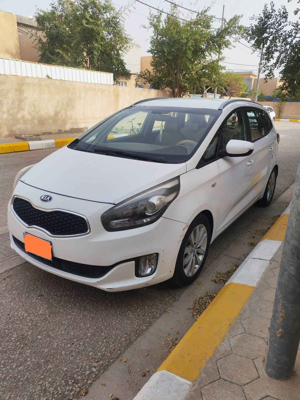 كيا كارنز 2016 للبيع
7 راكب
رقم كربلاء الماني سنويه تنتهي بشهر الثالث
موقع السياره بكربلاء
بيهه شخوط بسيطه و طخه بالجاملغ
منظومة تبريد جديده
منظومة ستيرن جديد
سعر 155
رجاءا فقط الشراي يتواصل وياي....


**إذا كنت صاحب هذا الإعلان وتريد حذفه لأي سبب، رجاءا أرسل رسالة إلى الدعم الفني**