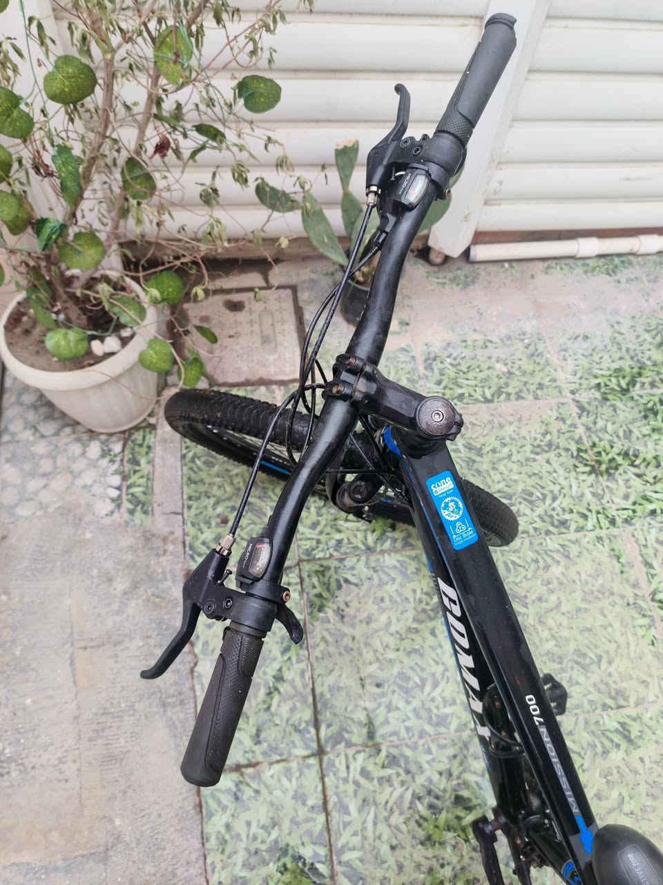 سلام عليكم بايسكل نوع MTB جبلي يحتاج تبديل زنجيل سعره 60 قفل مكان منصور شارع 14 رمضان حي متنبي رقم الهاتف ***********
