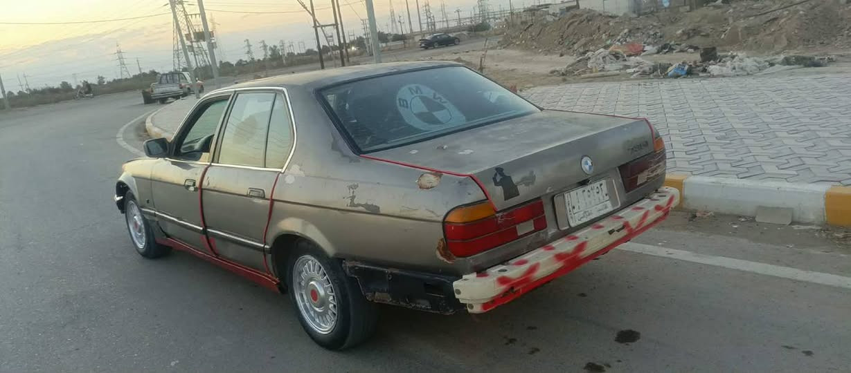 سلام عليكم. بيم حجم 735 بدون راعي  مكينه وكير فيفيتي مكفولات تخم تاير حداديه ترايك وين ماتريد 
سعره مناسب
‏‪***********‬‏
