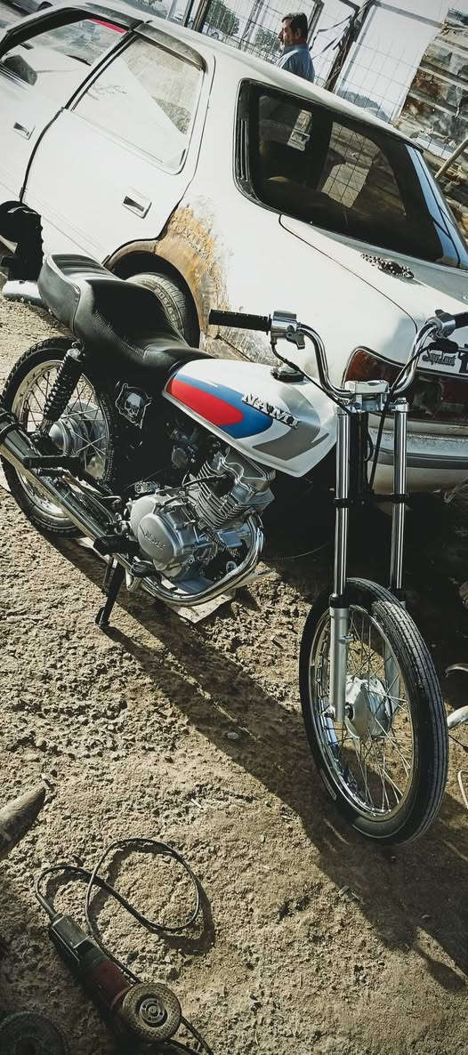 سلام عليكم دراجه للبيع ادوات 650 بلاد ***********
