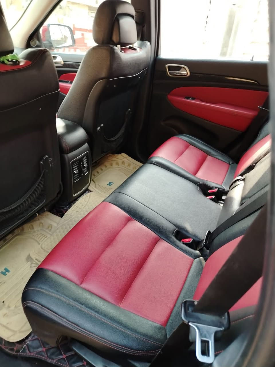 جيب 2012
حادث جاملغ + بنيد
رقم بغداد
ماشيه 170￼
مكانها واسط كوت 
سعر 160 
الاستفسار اكثر اتصل 
***********
