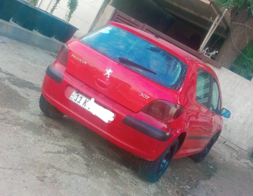 سلام عليكم 
للبيع  بيجو فرنسي 307 موديل 2005 لون احمر غير محدد.
بيها بيبان جهة اليمين الامامية والخلفية مبدلات نفس الون وبيها ملاحظات بسيطه .
مكينه وكير بلادي تخم تاير صدر جديد تبريد ثلج خير من الله.  دوشمه كله جديد 
رقم بغداد الإنكليزي سنوية بسمي شرط تحويل.  
سعر . ( 47 ) وبيها مجال بسيط للتواصل . 
 *********** وبيه وتساب
 عنوان
1 بغداد شارع فلسطين مجاور الأسواق المركزية .
2 الغزالية  الهياكل شارع 15
