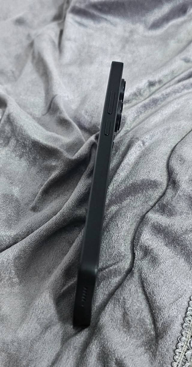 للبيع - Xiaomi Redmi Note 13 (نظيف جداً - استعمال سنة) 📱✨
التفاصيل والمواصفات:
​الحالة: مستعمل بحالة ممتازة جداً (نظيف جداً)، استخدام سنة واحدة فقط.
​الذاكرة والتخزين: 256 جيجابايت مع رام 8 جيجابايت.
​الأداء: يدعم تشغيل الألعاب على 60 فريم (سلاسة عالية).
​المعالج: سناب دراجون (Snapdragon) لأداء مستقر وسريع.
​البطارية: 5000 مللي أمبير (أداؤها ممتاز جداً).
​الملحقات:
✅ الشاحن الأصلي.
✅ كفر  حماية.
✅ لزقة شاشة (حماية).
​💰 السعر: 175 ألف دينار.
📍 المكان: ذي قار - الغراف.
​📞 للتواصل والاستفسار: ***********
