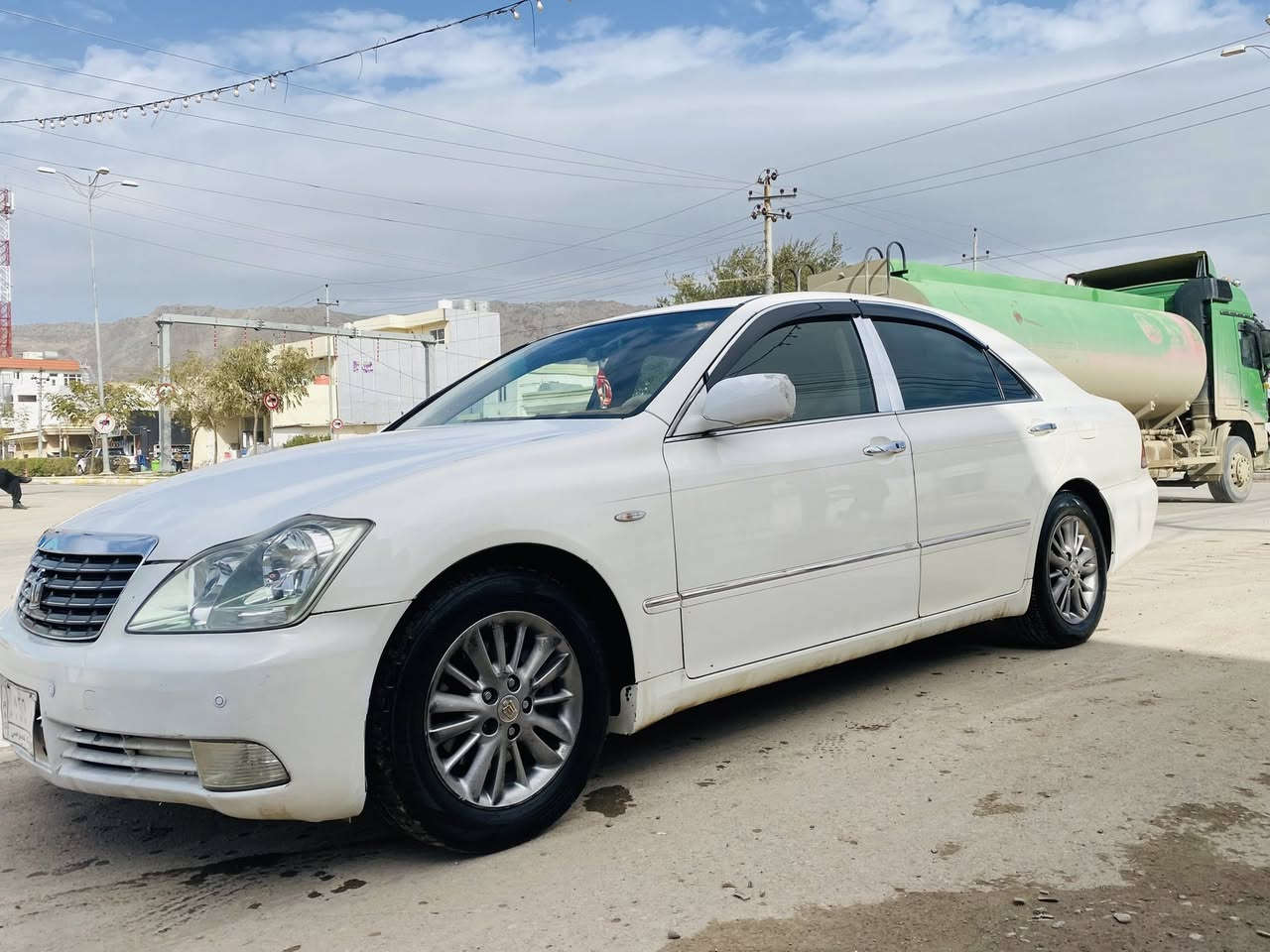 شاهانە براوە

١٨٢ بئ دوکەل
ناوزەرد 
کوشن جلد
کوشن هیتەر
تەبرید مەرکەزی 
سەلاجە
پەردە 
جوار کوشن کارەبا
شاشەو کامیرا
کامل جایز بی دەعمو لیدراو
48مەجال
***********
